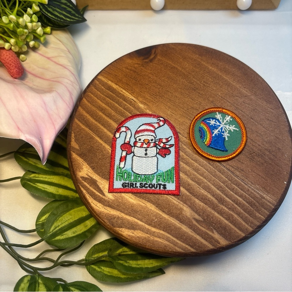 Holiday Fun Iron-On Patch *Girl Scouts*